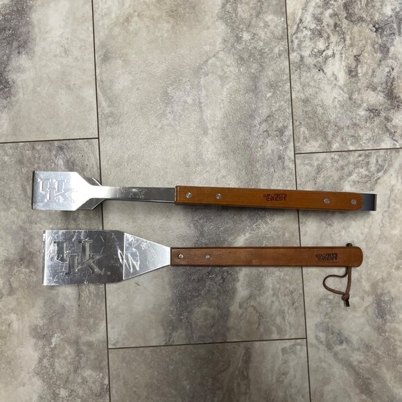 University Of Kentucky NEW BBQ Grilling Spatula & Tong Set Wood & Metal - Picture 2 of 10